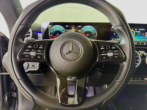 Used 2021 Mercedes-Benz CLA 250 image 12