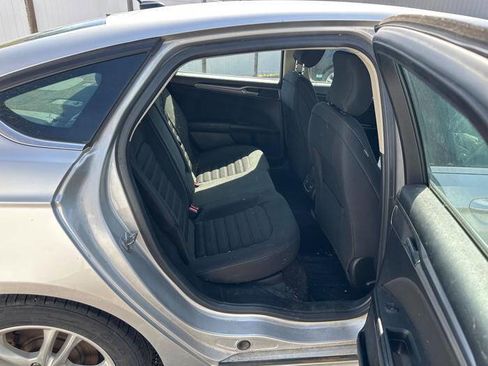 Used 2018 Ford Fusion SE image 28