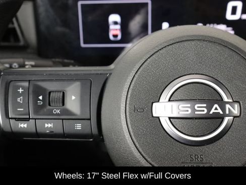 Used 2025 Nissan Kicks SV FWD image 8