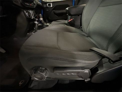 Used 2021 Jeep Gladiator Sport image 18
