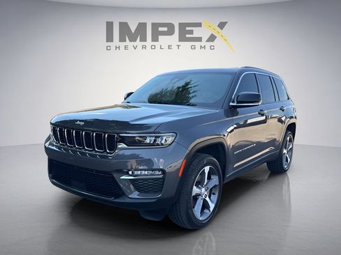 Used 2024 Jeep Grand Cherokee Limited AWD/4WD image 1