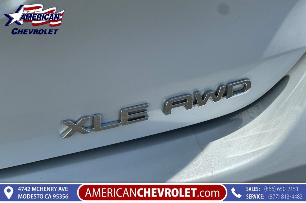 Used 2023 Toyota Highlander XLE AWD/4WD image 39