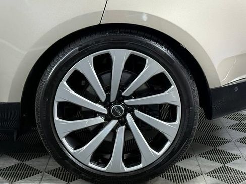 New 2025 Land Rover Range Rover Autobiography AWD/4WD image 14