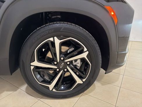 Used 2023 Chevrolet TrailBlazer RS w/ Sun and Liftgate Package image 29