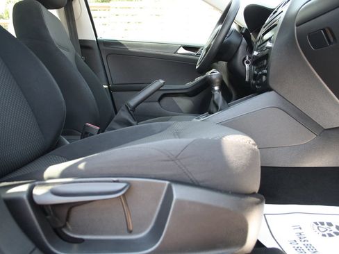 Used 2012 Volkswagen Jetta S FWD image 7