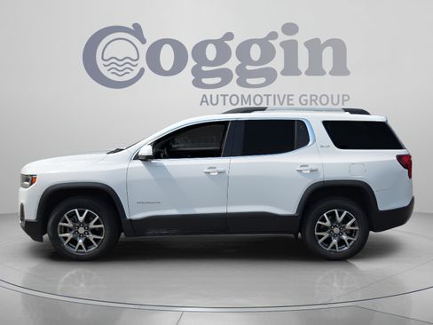 Used 2023 GMC Acadia SLT FWD image 2