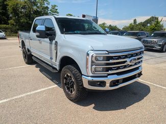 Used 2025 Ford F250 Lariat w/ Tremor Off-Road Package AWD/4WD video 3