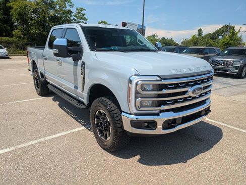 Used 2025 Ford F250 Lariat w/ Tremor Off-Road Package AWD/4WD image 3