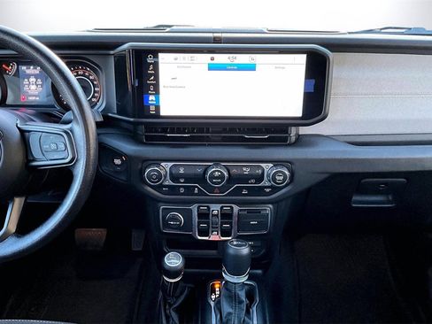 Certified 2025 Jeep Gladiator Nighthawk image 12