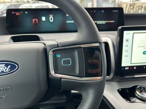 Used 2025 Ford Expedition Max Active image 18