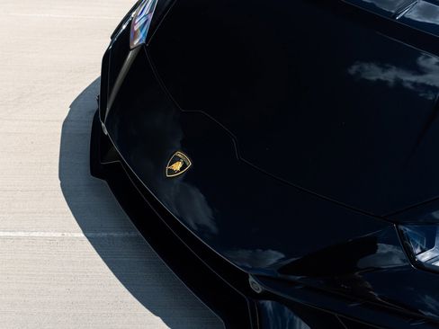 Used 2024 Lamborghini Huracan Tecnica image 10