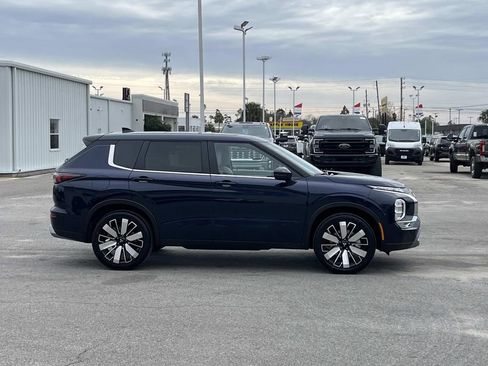 New 2026 Mitsubishi Outlander SE FWD image 6