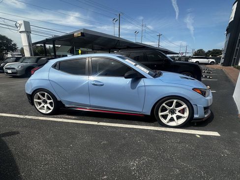 Used 2020 Hyundai Veloster N w/ Performance Package FWD image 4