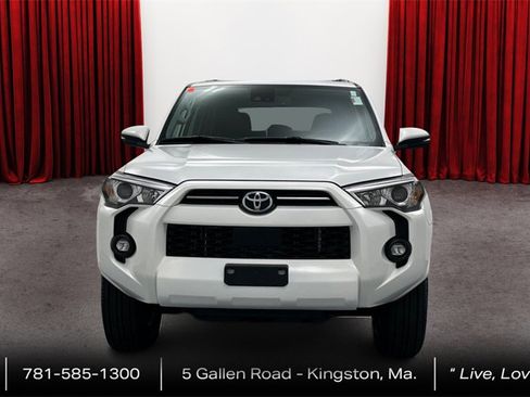 Used 2022 Toyota 4Runner SR5 Premium image 2