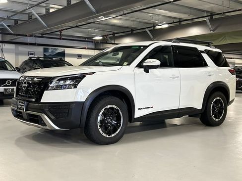 Used 2023 Nissan Pathfinder Rock Creek AWD/4WD image 5