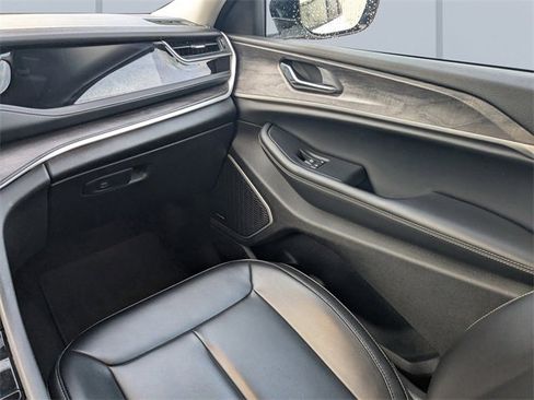 Used 2024 Jeep Grand Cherokee Limited 4xe image 19