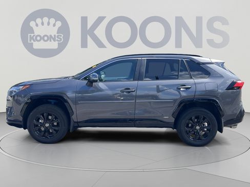 Used 2025 Toyota RAV4 SE AWD/4WD image 2