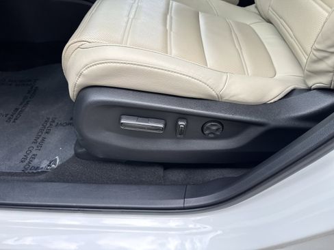 Used 2020 Honda CR-V EX-L image 6