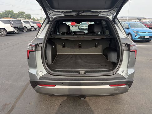 New 2027 Chevrolet Equinox LT w/ Convenience Package II FWD image 5