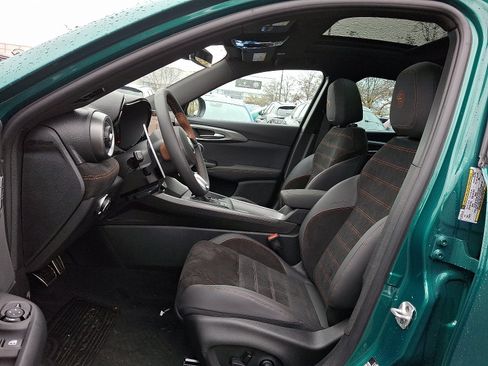 New 2025 Alfa Romeo Tonale image 9