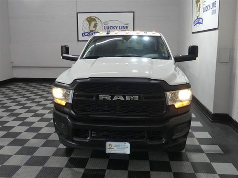 Used 2019 RAM 2500 Tradesman AWD/4WD image 3