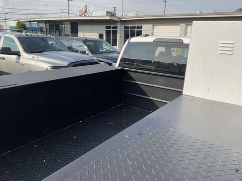 Used 2021 Ford F550 2WD Crew Cab Super Duty w/ XLT Value Package image 29