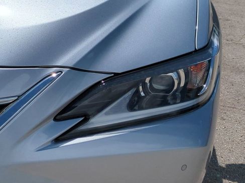 New 2025 Lexus ES 350 w/ Premium Package image 10