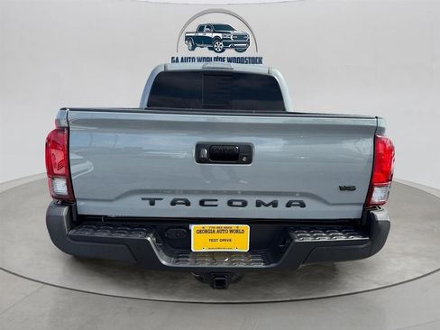 Used 2020 Toyota Tacoma SR5 image 9