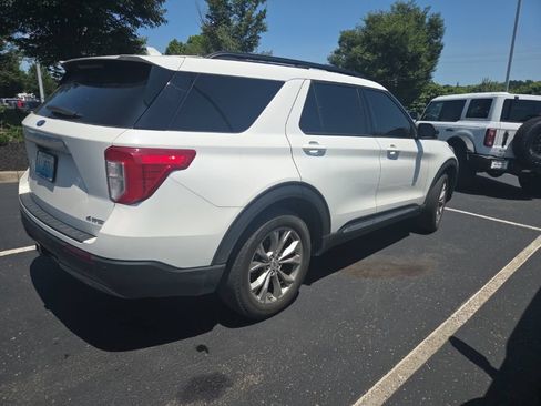 Used 2023 Ford Explorer XLT w/ Equipment Group 202A AWD/4WD image 5