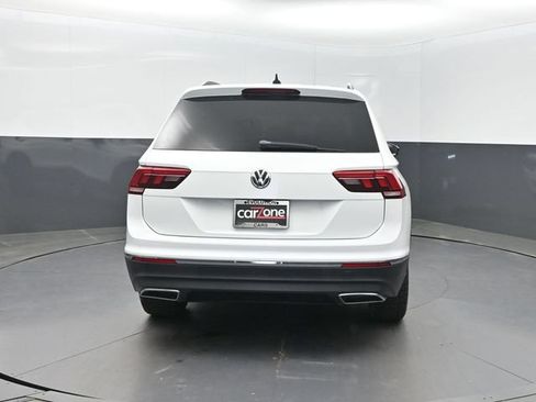 Used 2020 Volkswagen Tiguan SE FWD image 32