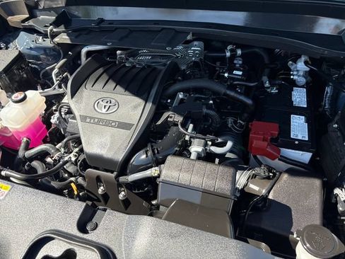 Certified 2024 Toyota Grand Highlander FWD image 9