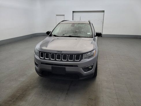 Used 2018 Jeep Compass Latitude FWD image 15
