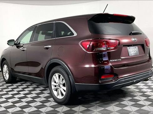 Used 2019 Kia Sorento FWD image 2