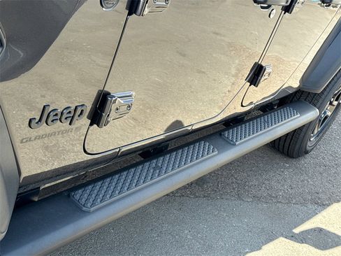 New 2026 Jeep Gladiator Sport image 10