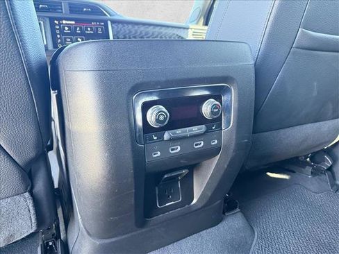 Used 2023 GMC Yukon Denali image 24