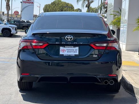 Used 2021 Toyota Camry SE FWD image 6