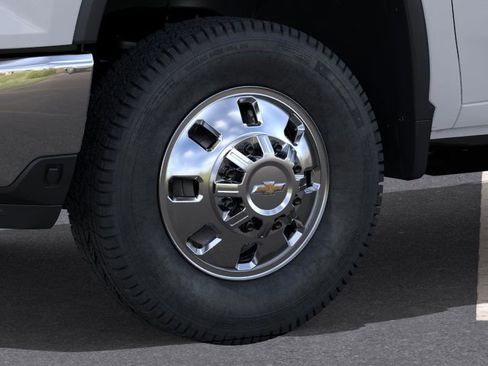 New 2026 Chevrolet Silverado 3500 LT image 9