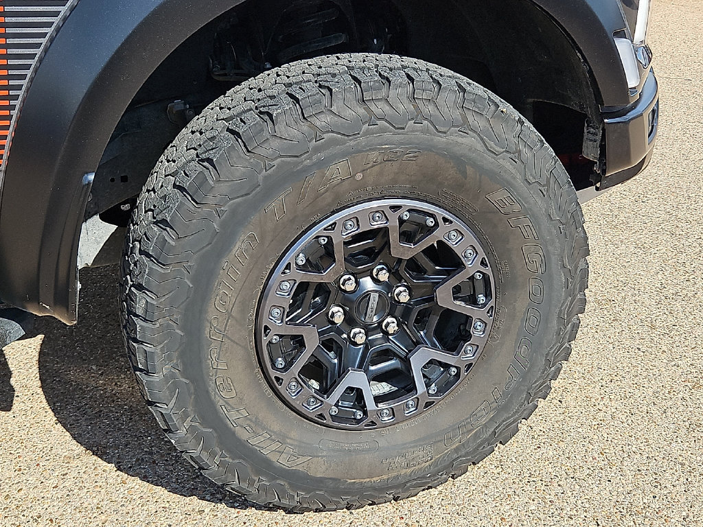 Certified 2025 Ford F150 Raptor w/ Equipment Group 803A Raptor R AWD/4WD image 13