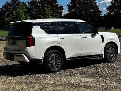 Used 2025 Nissan Armada SL AWD/4WD image 10