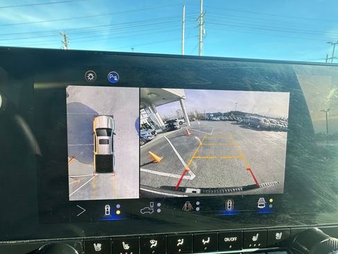 Used 2025 Chevrolet Colorado ZR2 w/ Technology Package image 20