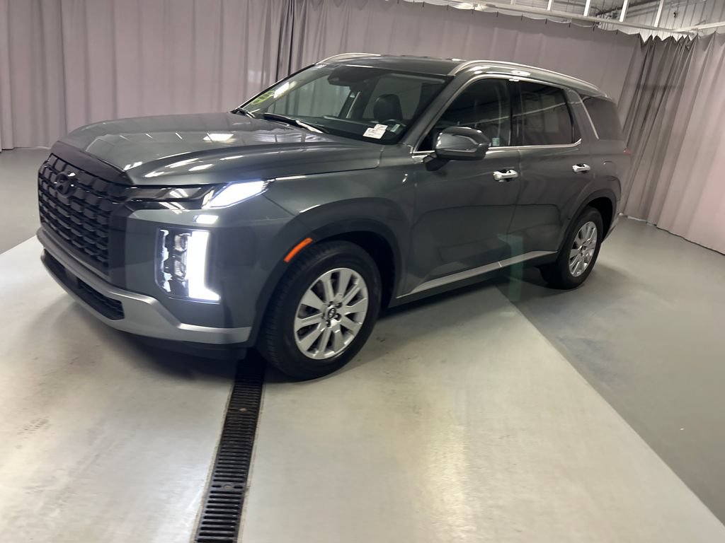 Used 2025 Hyundai Palisade SEL FWD image 3