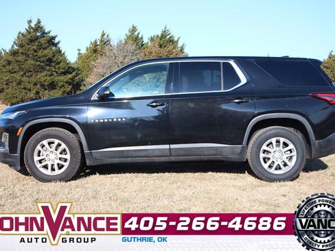 Used 2023 Chevrolet Traverse LS image 5