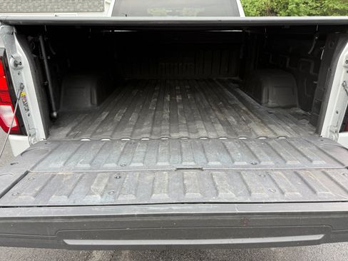 Used 2022 GMC Sierra 1500 Elevation w/ LPO, Elevation Black Package AWD/4WD image 19