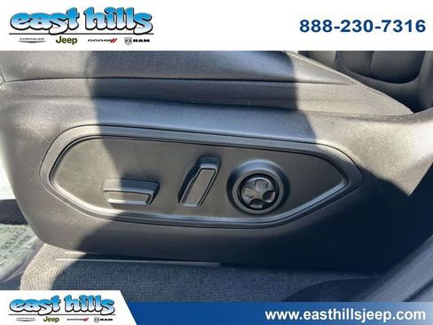 Used 2023 Jeep Grand Cherokee Limited w/ Black Appearance Package image 23