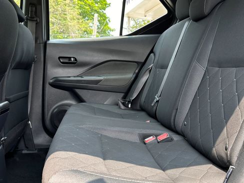 Used 2020 Nissan Kicks S image 11