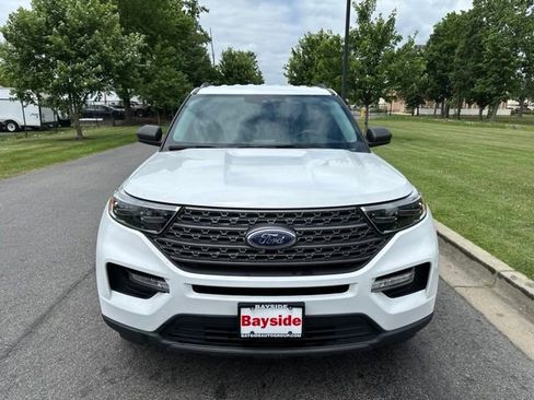 Used 2021 Ford Explorer XLT w/ Equipment Group 202A AWD/4WD image 4