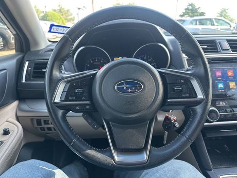 Used 2018 Subaru Outback 2.5i Premium AWD/4WD image 18