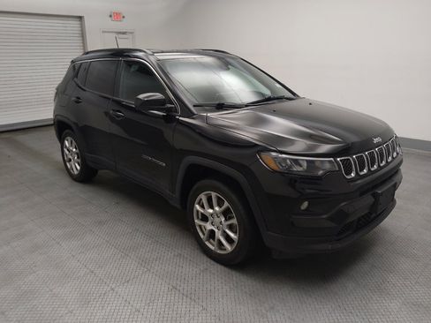 Used 2023 Jeep Compass Latitude AWD/4WD image 11