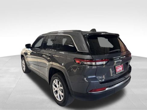 Used 2022 Jeep Grand Cherokee Limited AWD/4WD image 3