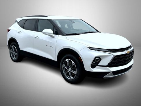 Certified 2023 Chevrolet Blazer LT w/ Convenience Package image 3